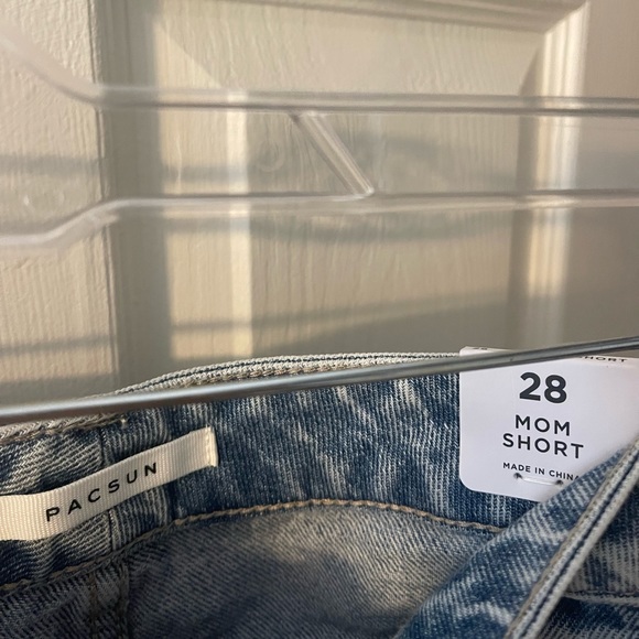 PacSun Mom Jean Shorts - Picture 2 of 2